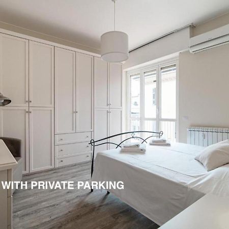 Lovely Suite With Private Parking In Como Bagian luar foto