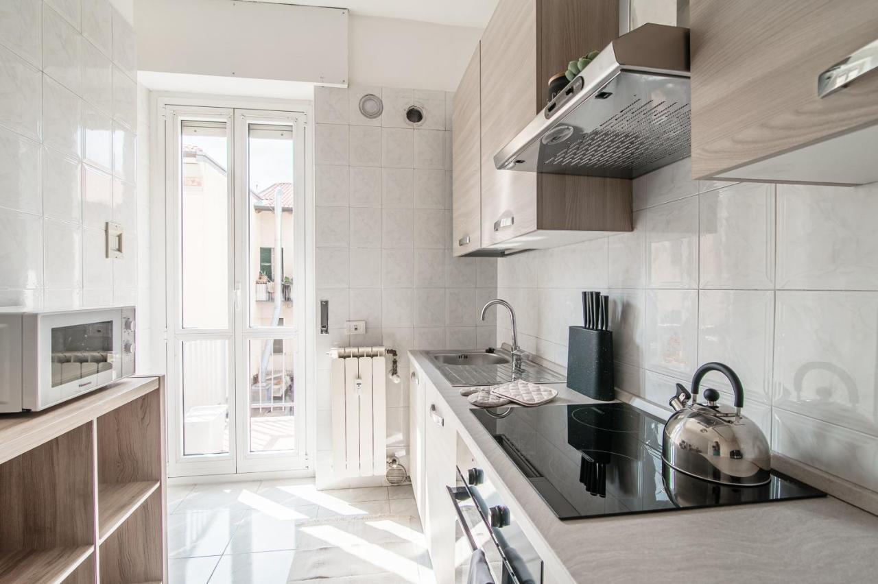 Lovely Suite With Private Parking In Como Bagian luar foto