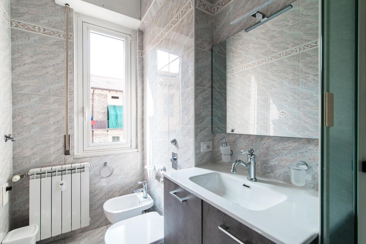 Lovely Suite With Private Parking In Como Bagian luar foto