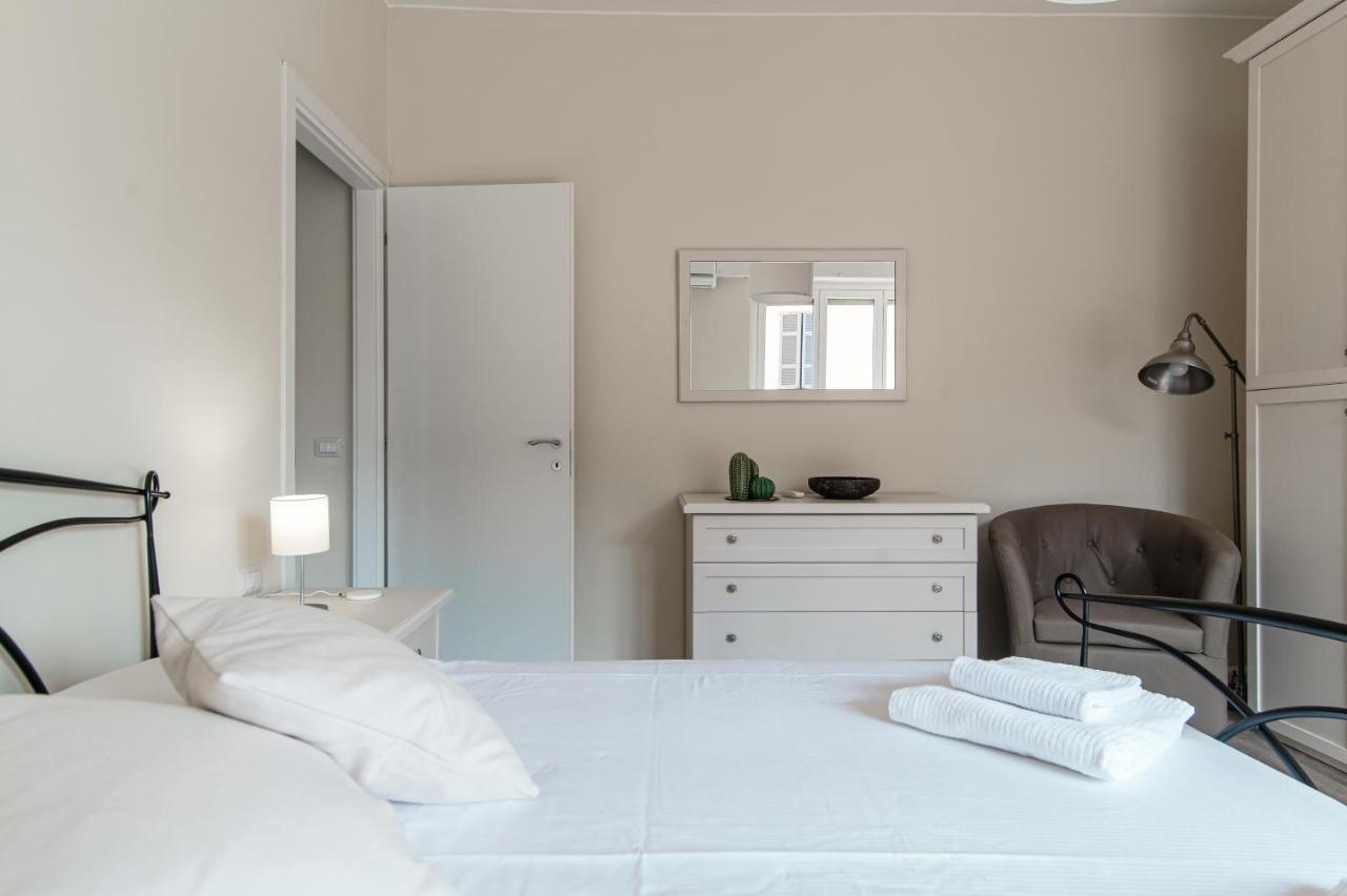Lovely Suite With Private Parking In Como Bagian luar foto