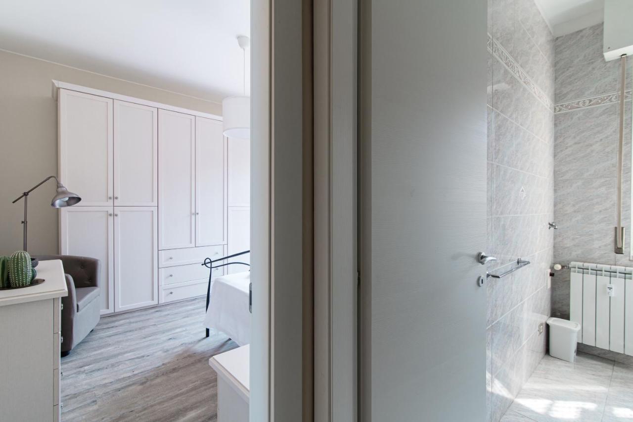 Lovely Suite With Private Parking In Como Bagian luar foto
