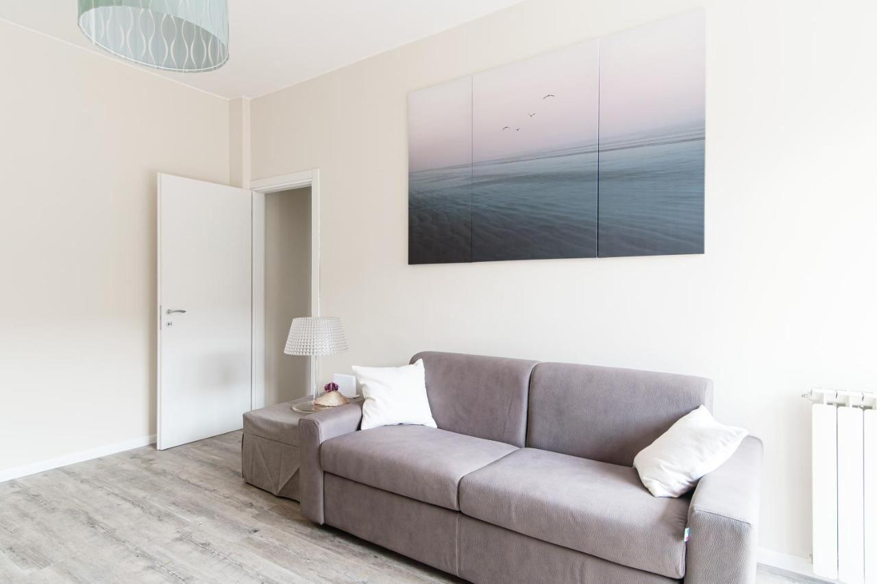 Lovely Suite With Private Parking In Como Bagian luar foto