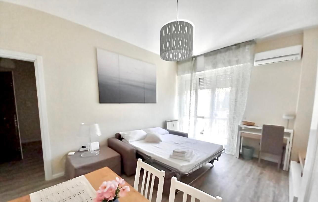 Lovely Suite With Private Parking In Como Bagian luar foto